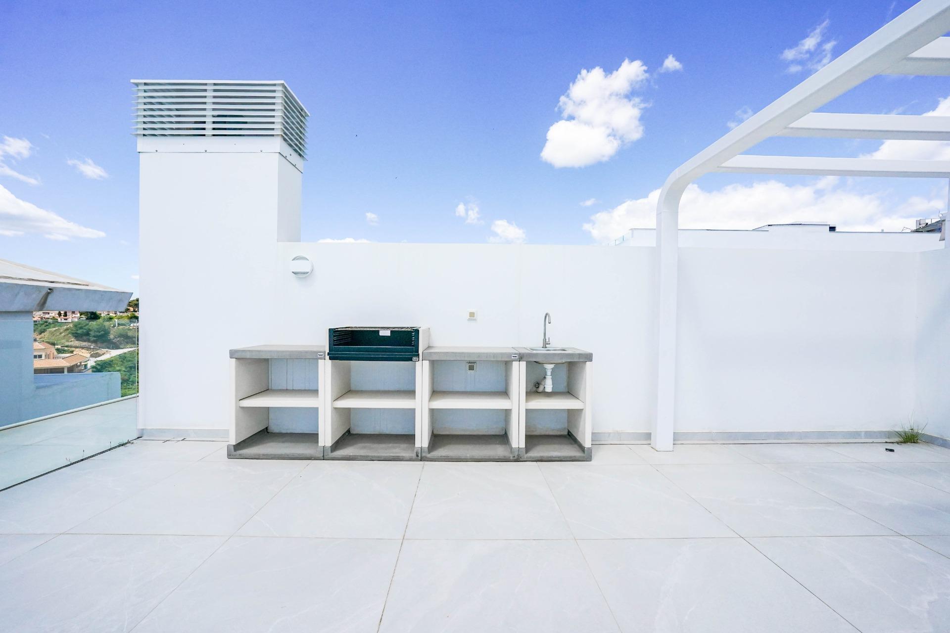 2 Bedroom Penthouse in Benalmádena - Photo 18