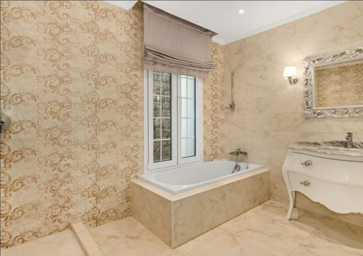 9 Bedroom Villa in Marbella - Photo 9