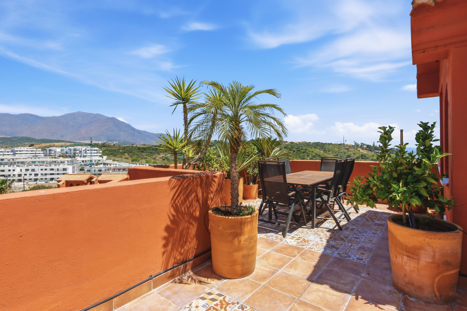 3 Bedroom Penthouse in Estepona - Photo 8