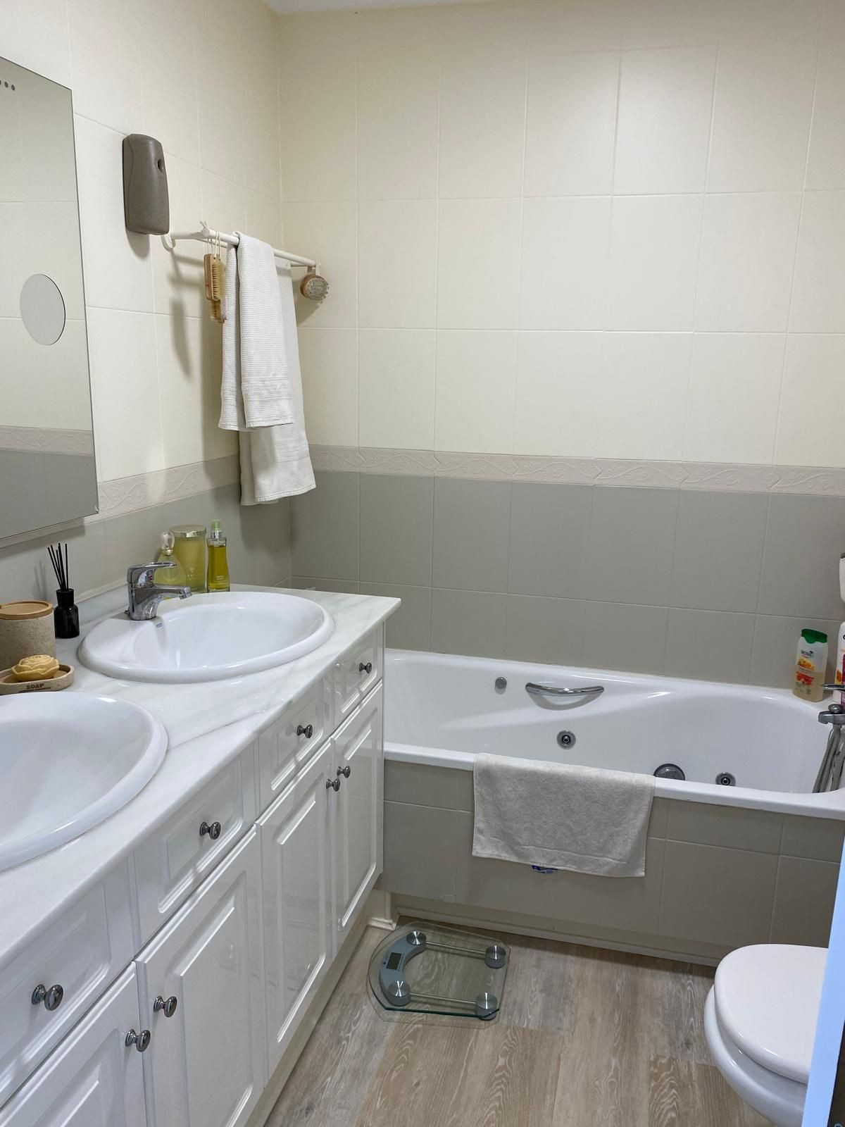 2 Bedroom Penthouse in Estepona - Photo 20