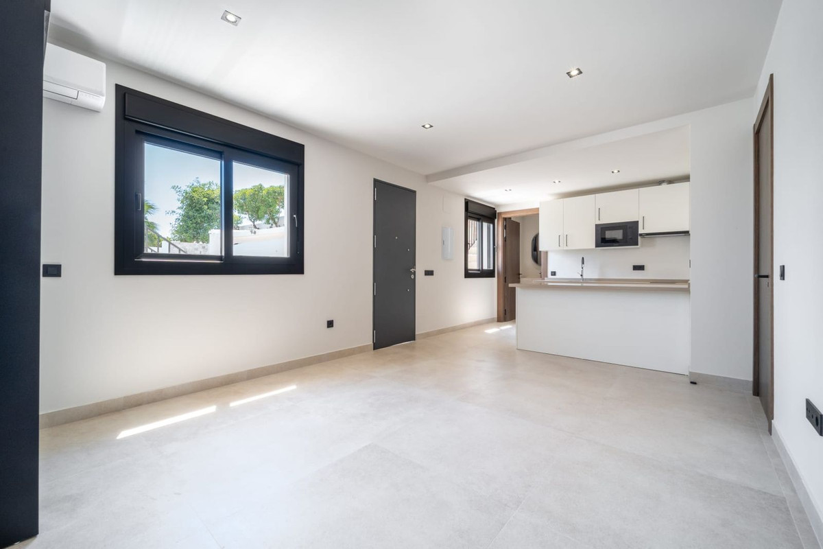 5 Bedroom Villa in Mijas - Photo 8