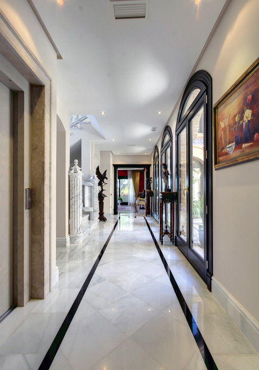 6 Bedroom Villa in Marbella - Photo 21