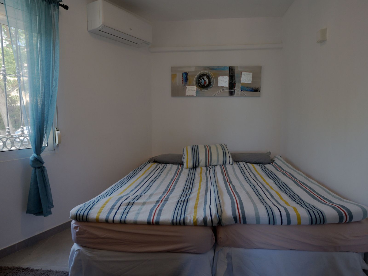 5 Bedroom Villa in Fuengirola - Photo 41