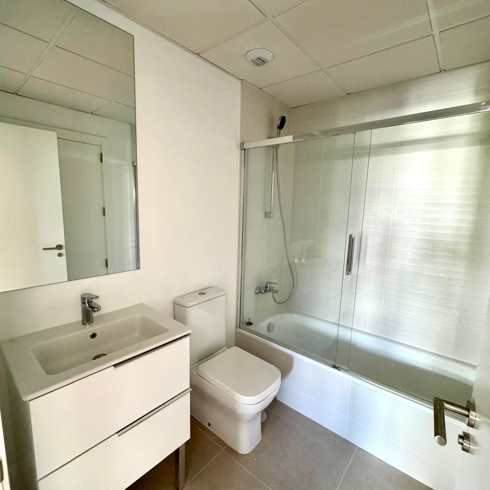 2 Bedroom Apartment in Estepona - Photo 15