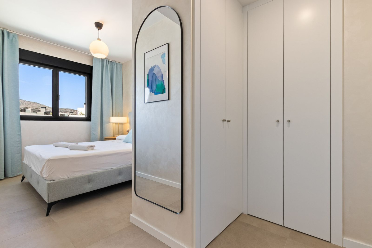 1 Bedroom Apartment in Torremolinos - Photo 18
