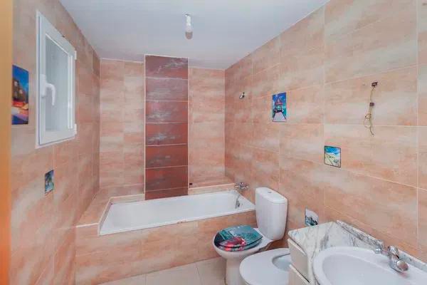 Chalet de 4 dormitorios en Valencia – Foto 15