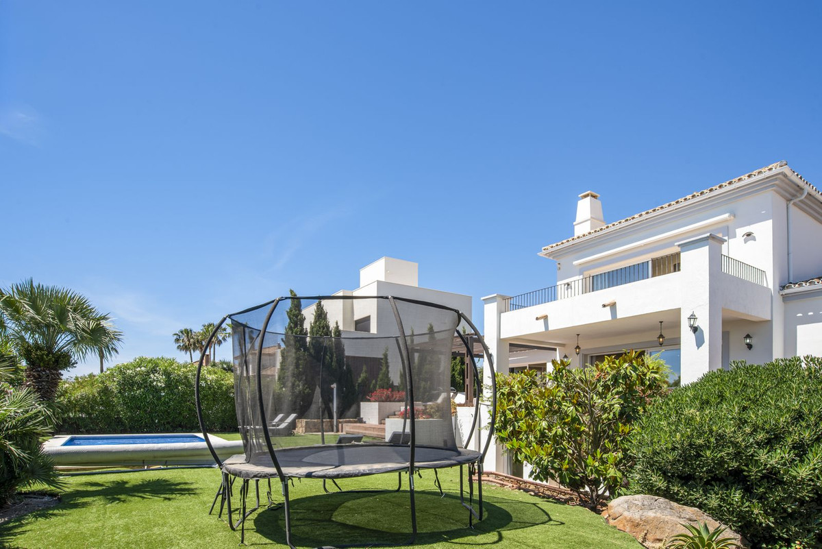 4 Bedroom Villa in Manilva - Photo 28
