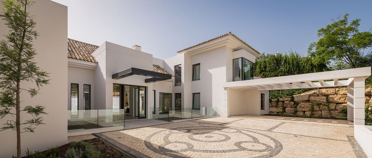 5 Bedroom Villa in Estepona - Photo 42