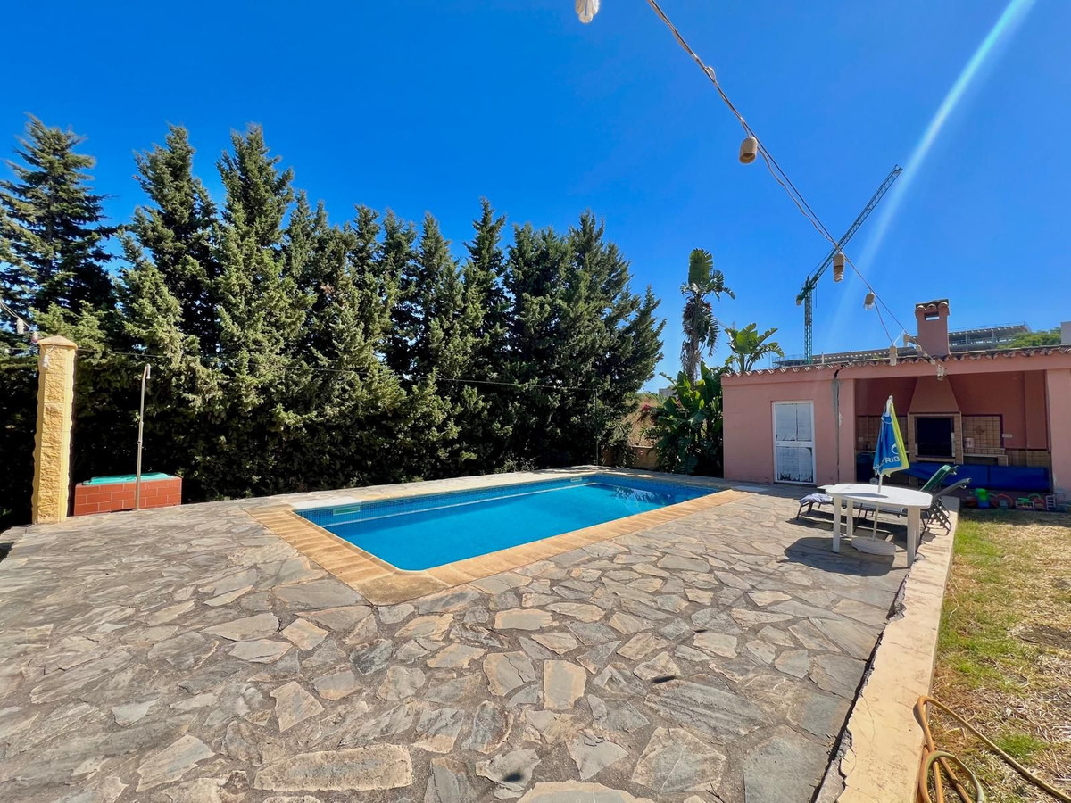 6 Bedroom Villa in Estepona - Photo 40