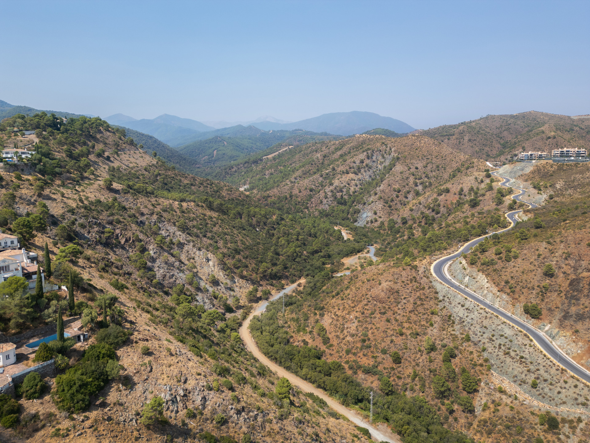 1,812 m² Plot in Benahavís - Photo 7