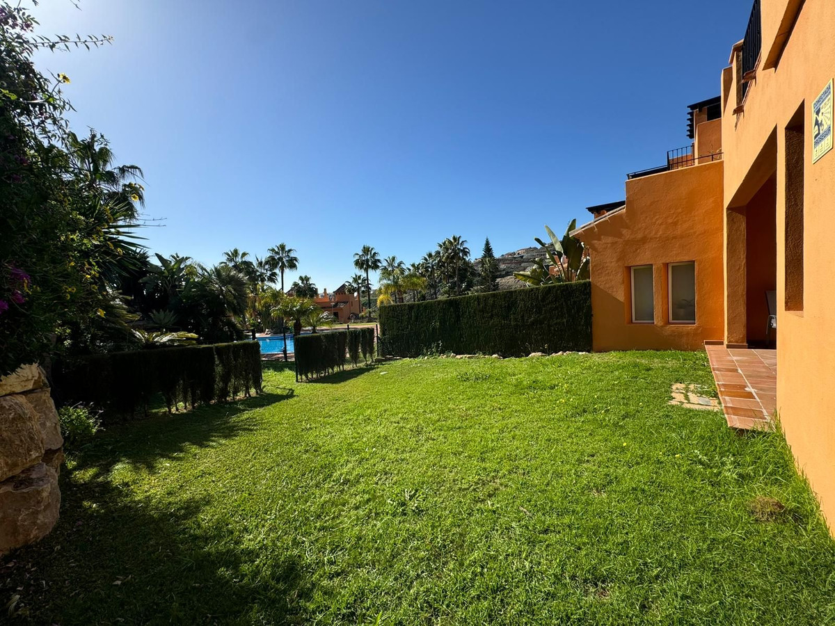 4 Bedroom Villa in Estepona - Photo 3