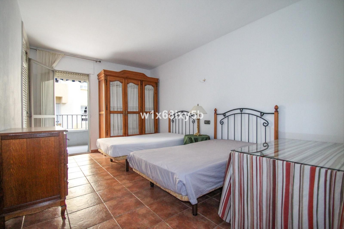 3 Bedroom Apartment in Marbella - Photo 8