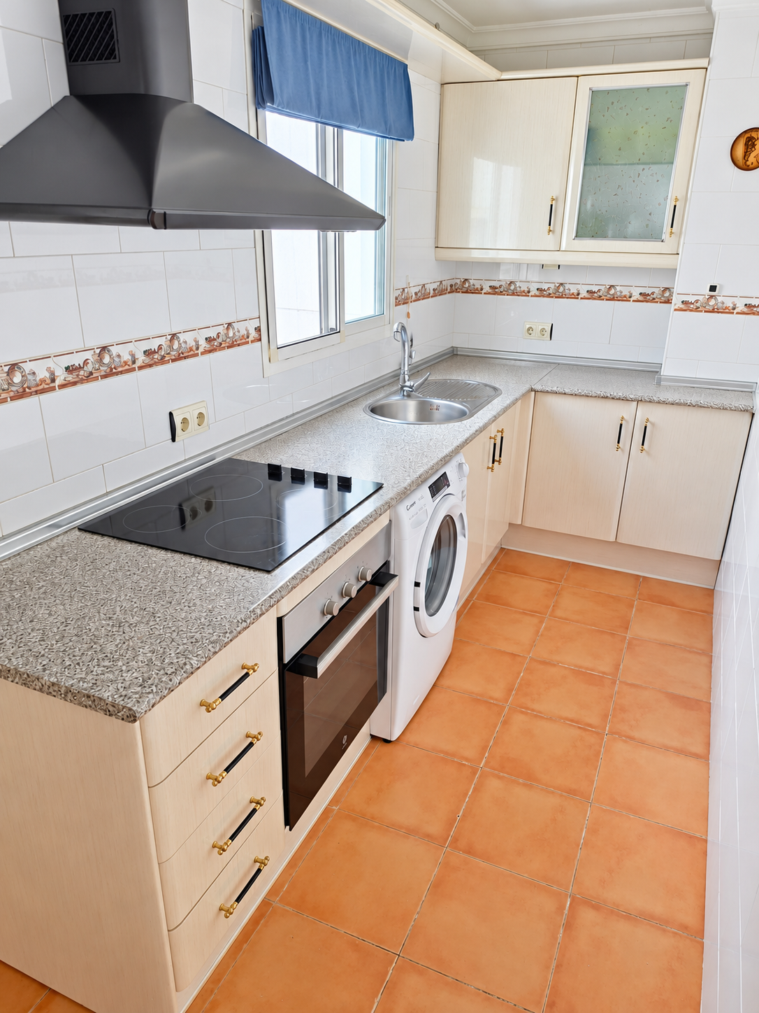 2 Bedroom Penthouse in Fuengirola - Photo 9