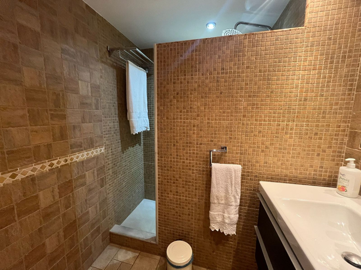 3 Bedroom Apartment in Estepona - Foto 11