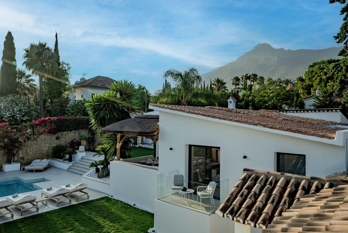 6 Bedroom Villa in Marbella - Photo 46