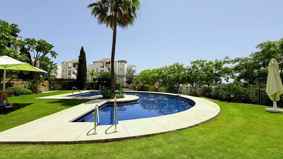 3 Bedroom Apartment in Benahavís - Photo 30