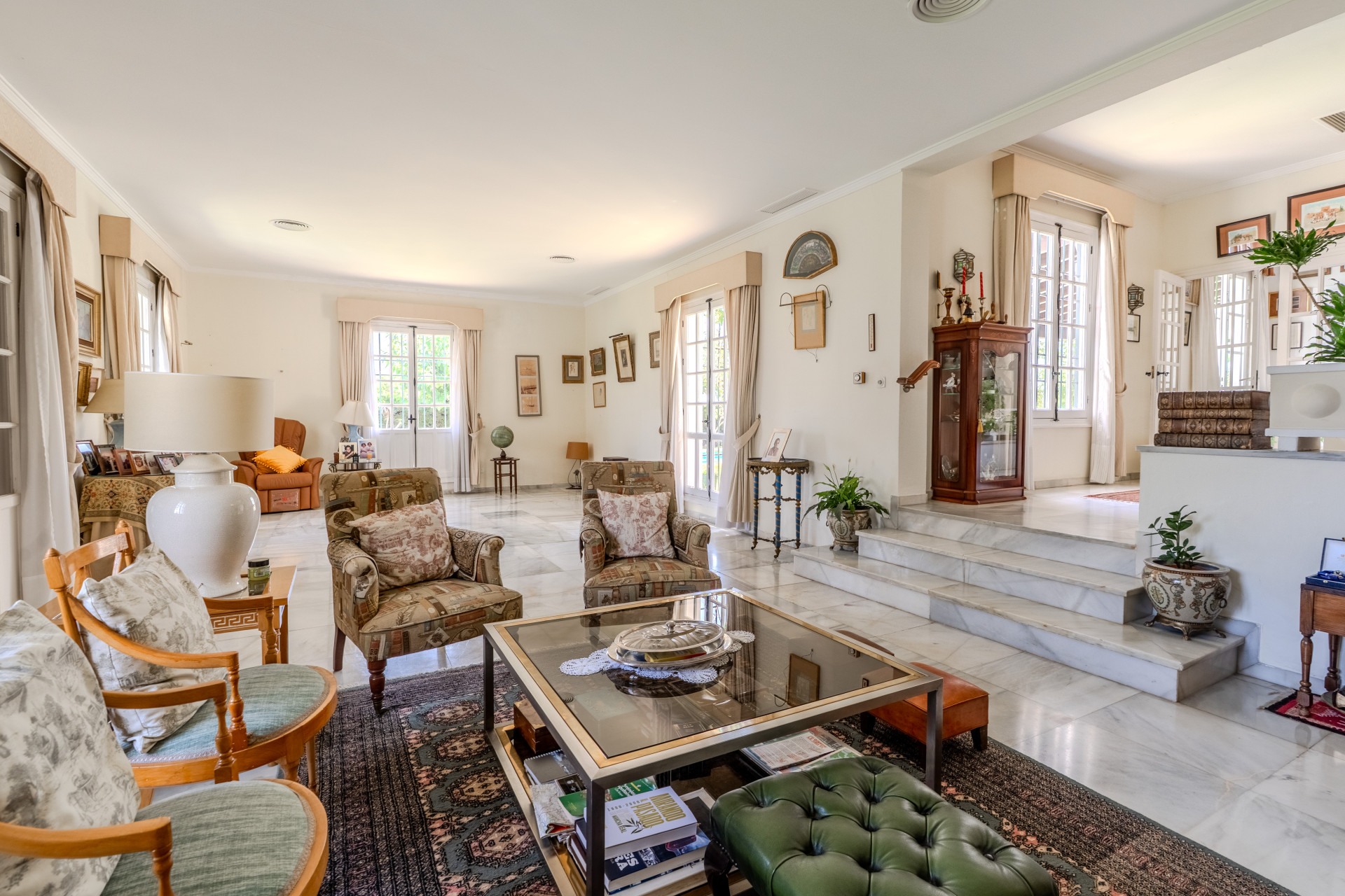 6 Bedroom Villa in Marbella - Photo 4