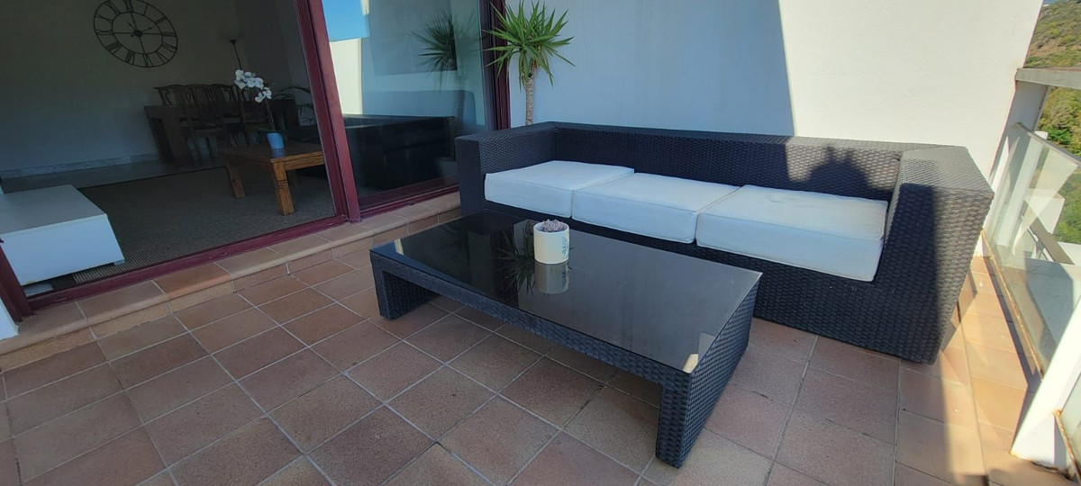 2 Bedroom Penthouse in Benahavís - Photo 58