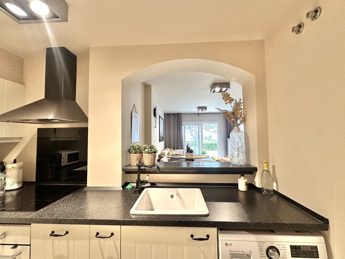 2 Bedroom Apartment in Mijas - Photo 22