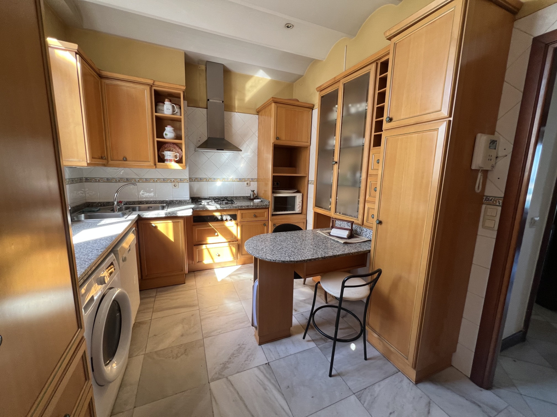 5 Bedroom Penthouse in Málaga - Photo 5