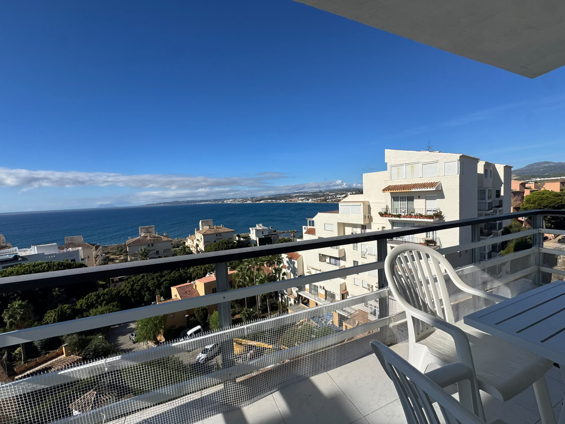 1 Bedroom Apartment in Estepona - Photo 3