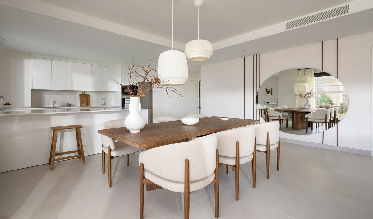 3 Bedroom Apartment in Marbella - Photo 5