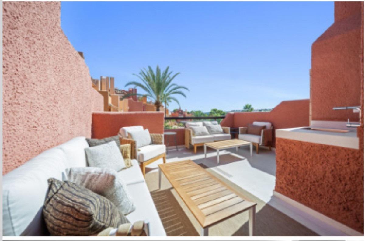 3 Bedroom Townhouse in Marbella - Photo 3