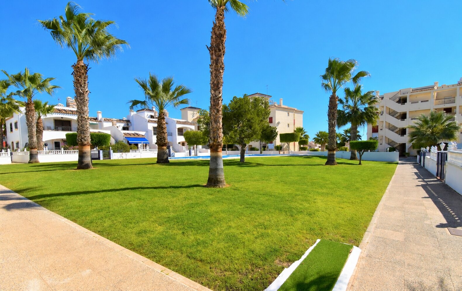 Apartamento com 2 quartos com piscina em Alicante, Espanha – Foto 2