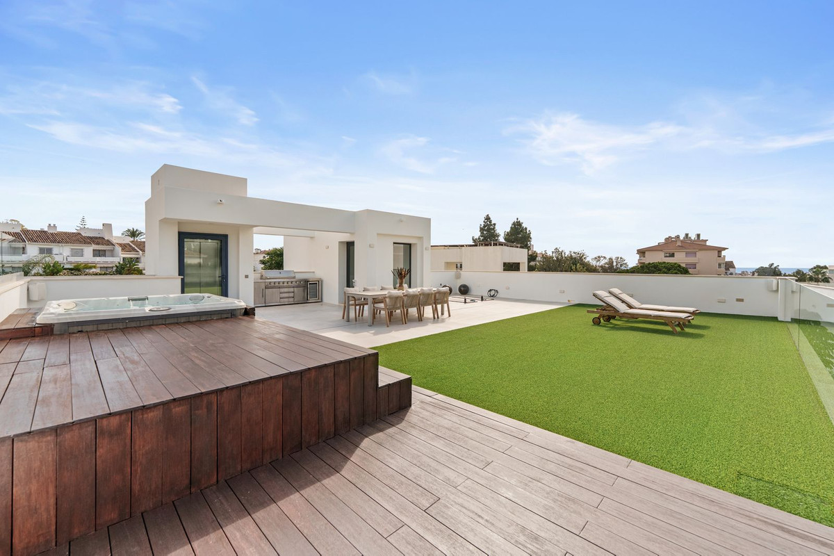 5 Bedroom Villa in Marbella - Photo 22