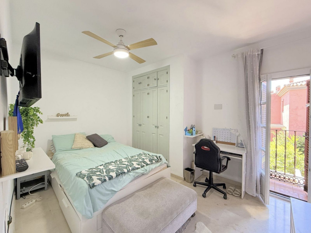 3 Bedroom Townhouse in Estepona - Фото 10