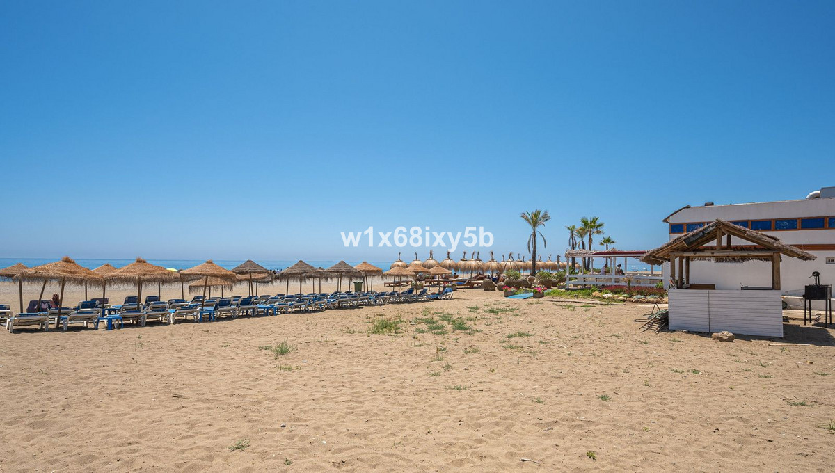 2 Bedroom Townhouse in Estepona - Photo 38