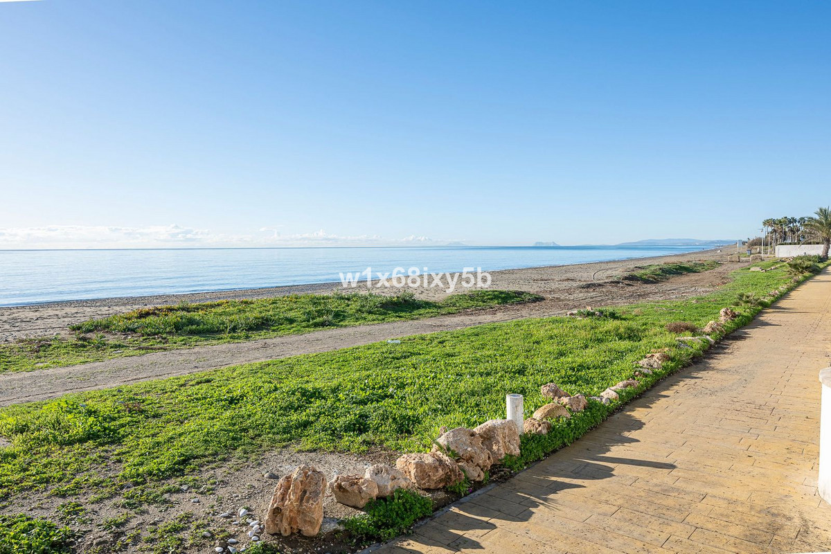 3 Bedroom Townhouse in Estepona - Фото 41