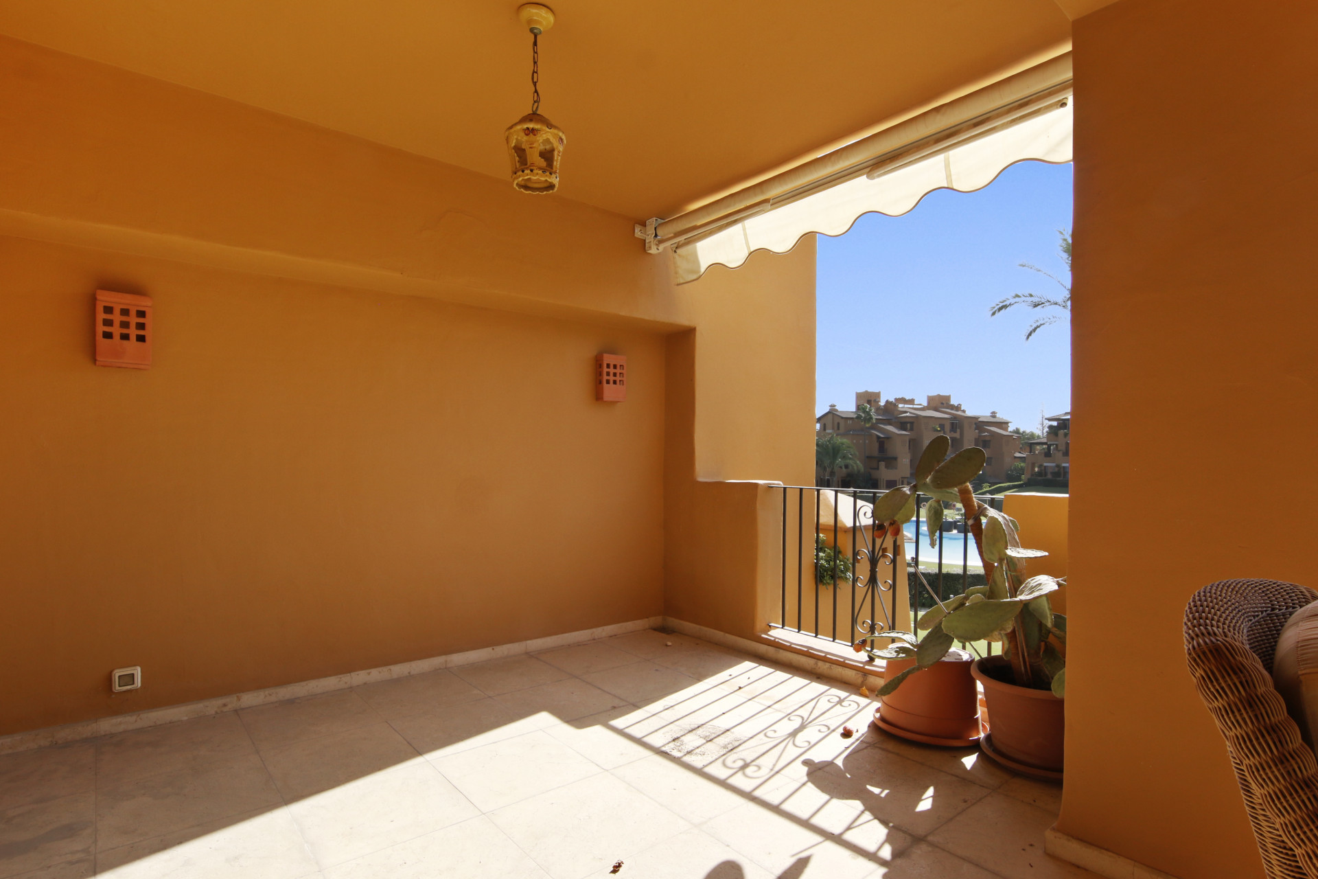 2 Bedroom Apartment in Estepona - Photo 22