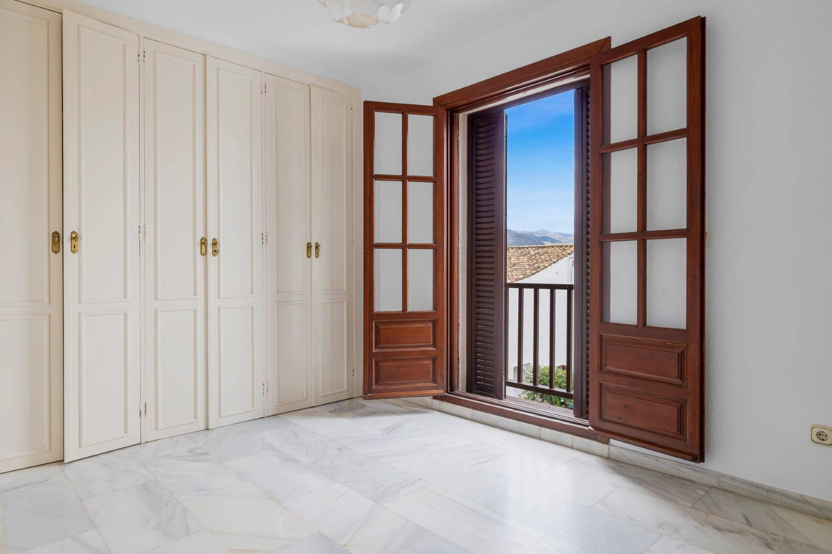 2 Bedroom Townhouse in Estepona - Photo 7