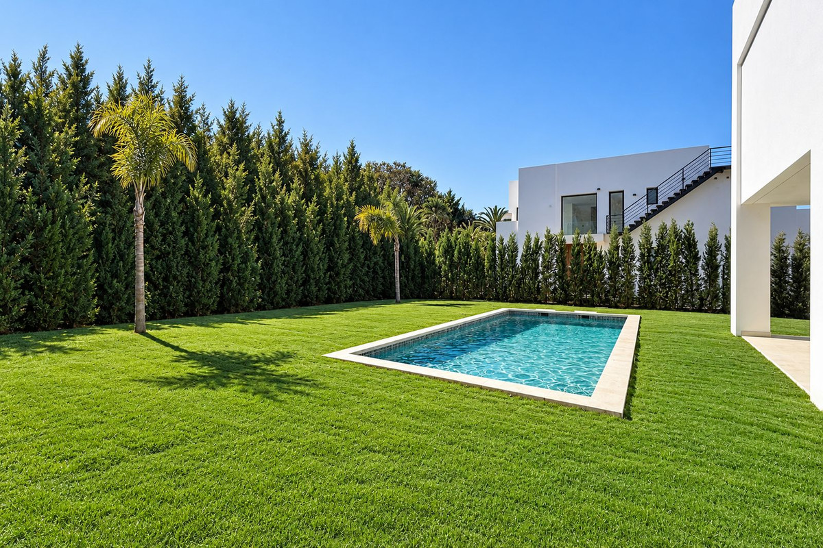5 Bedroom Villa in Marbella - Photo 13