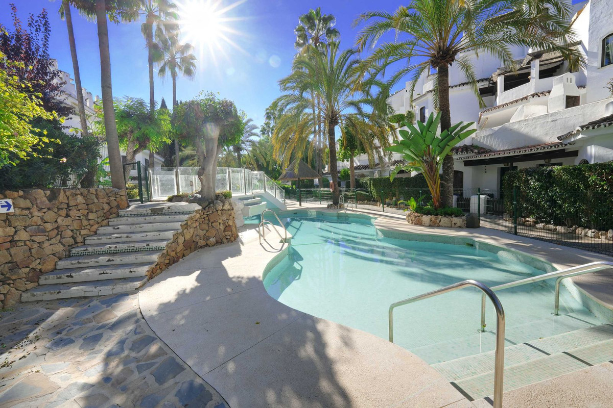 3 Bedroom Apartment in Marbella - Photo 23