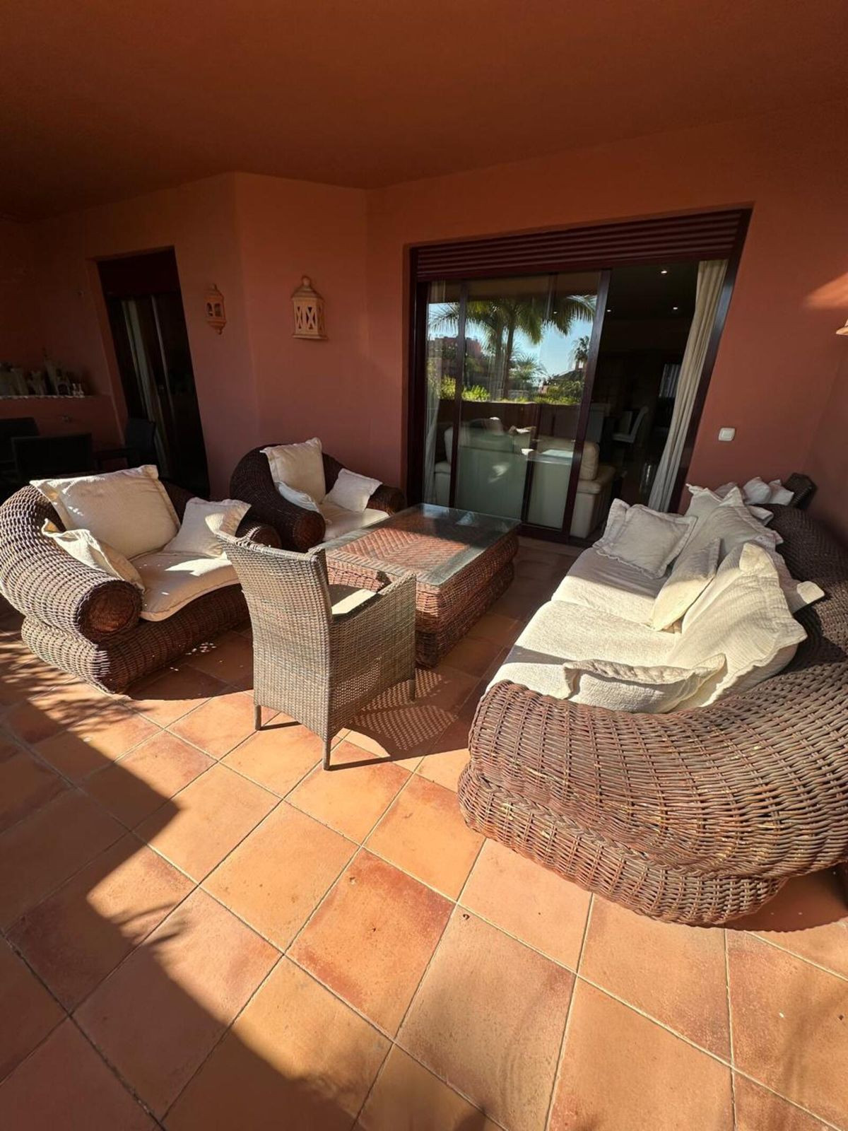 3 Bedroom Apartment in Estepona - Photo 26