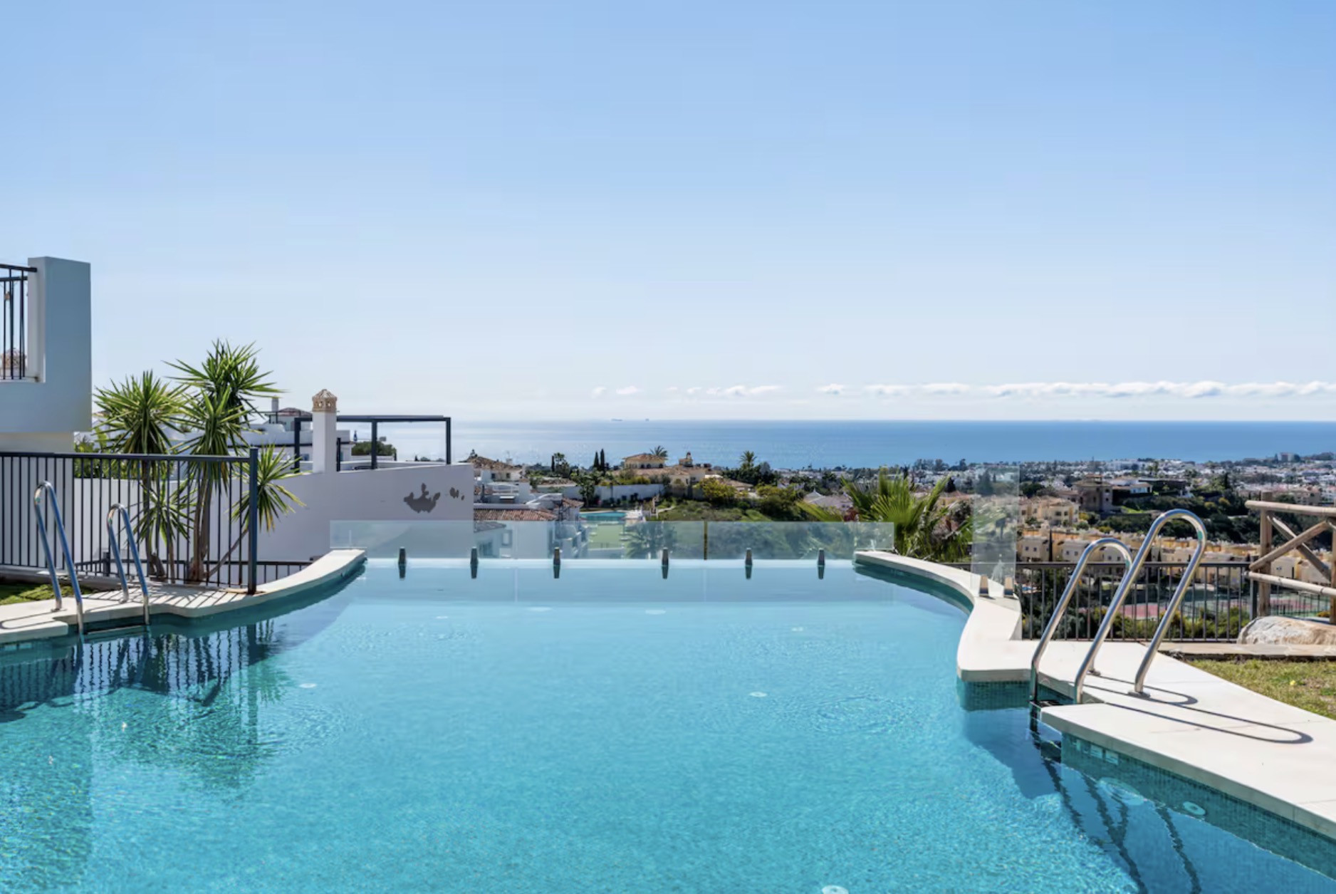 2 Bedroom Penthouse in Benahavís - Photo 23