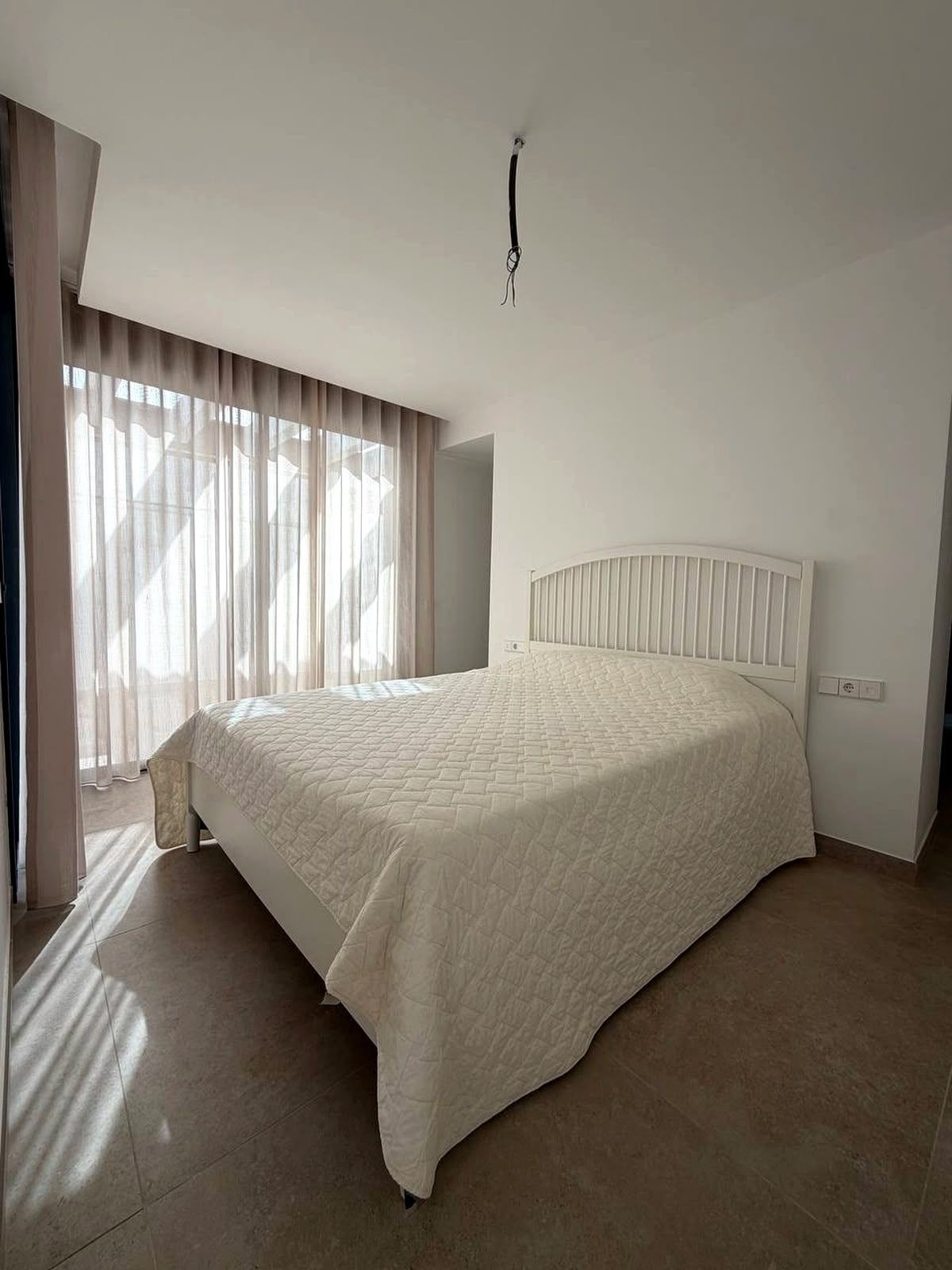 4 Bedroom Apartment in Estepona - Photo 8