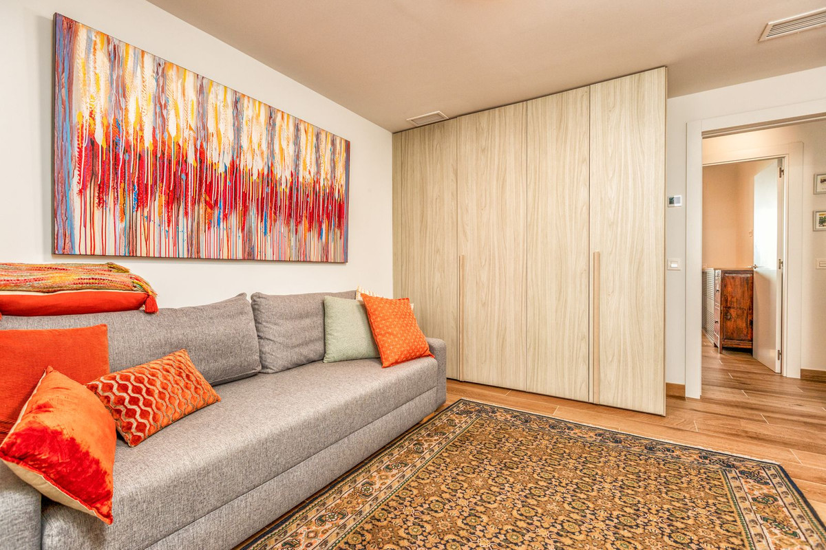 3 Bedroom Apartment in Fuengirola - Photo 30