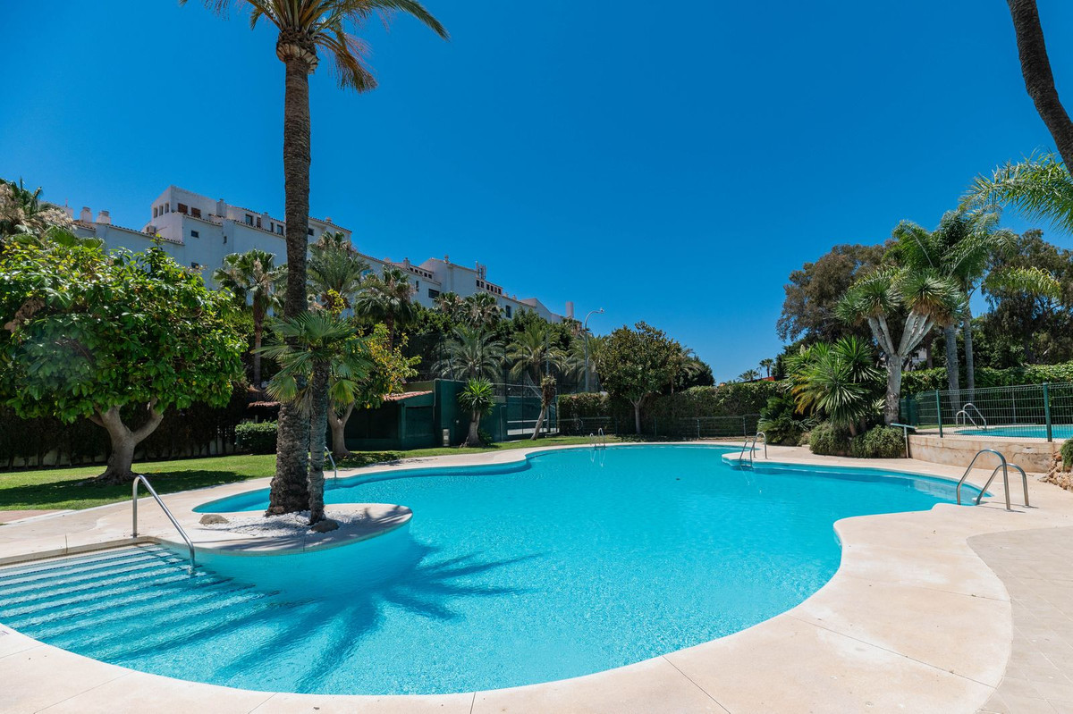 3 Bedroom Apartment in Marbella - Photo 28