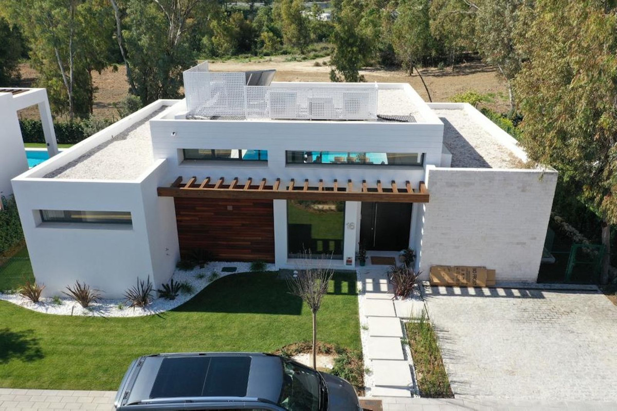 4 Bedroom Villa in Estepona - Photo 24