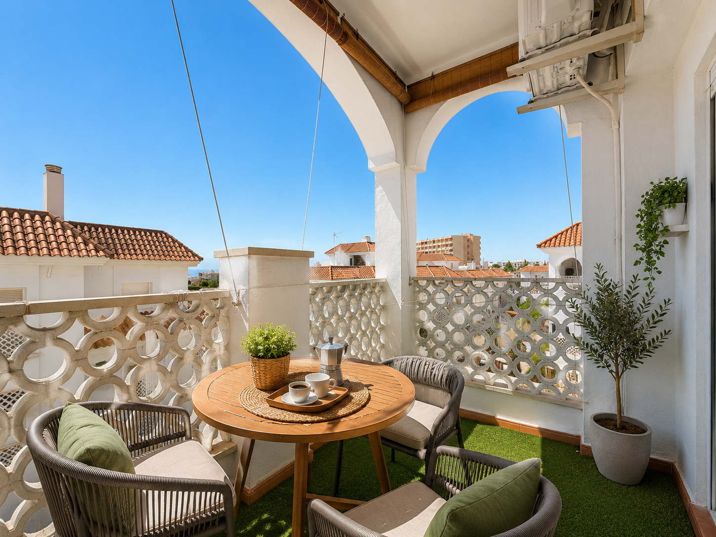 2 Bedroom Apartment in Torremolinos - Photo 7