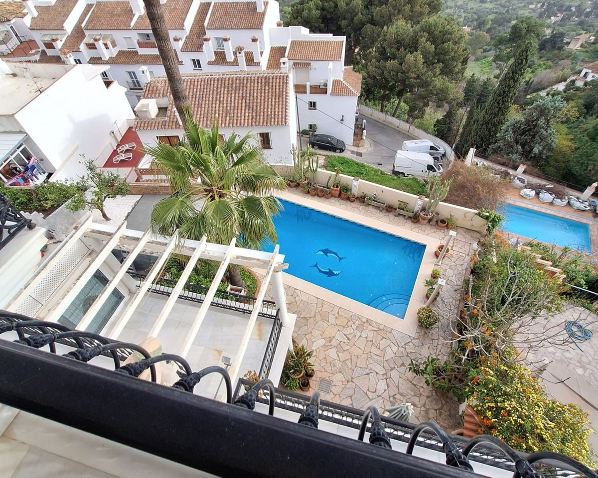 4 Bedroom Townhouse in Mijas - Photo 17