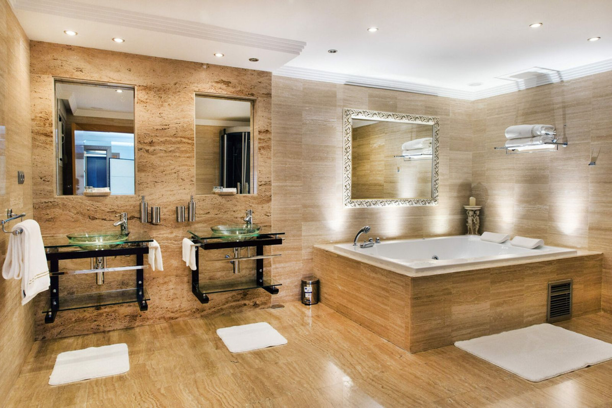 8 Bedroom Villa in Marbella - Photo 15