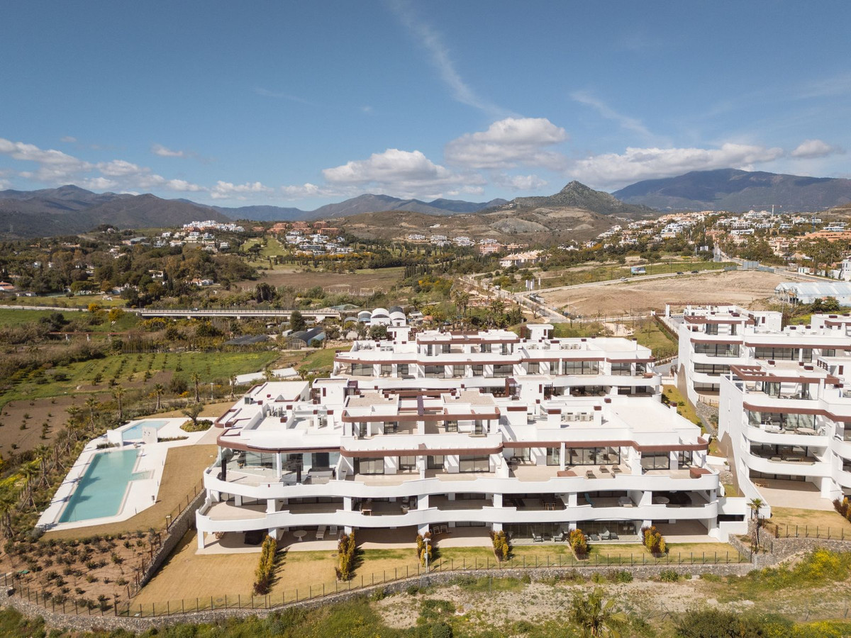 3 Bedroom Apartment in Estepona - Photo 14