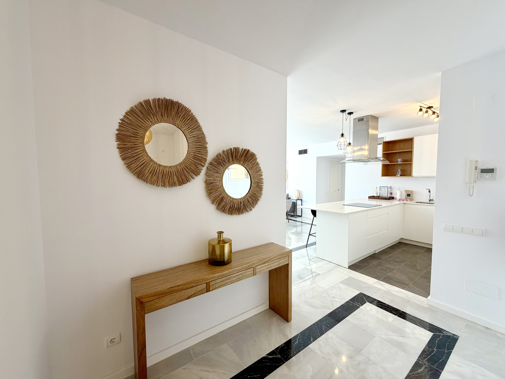 2 Bedroom Apartment in Marbella - Photo 15