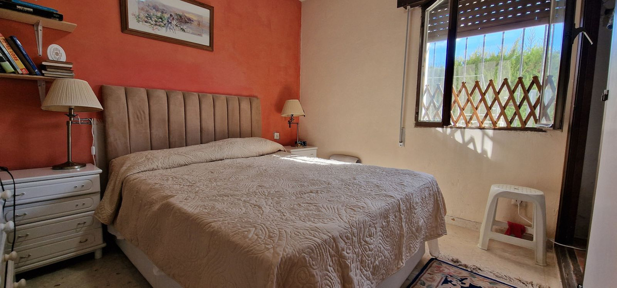 2 Bedroom Villa in Manilva - Photo 22