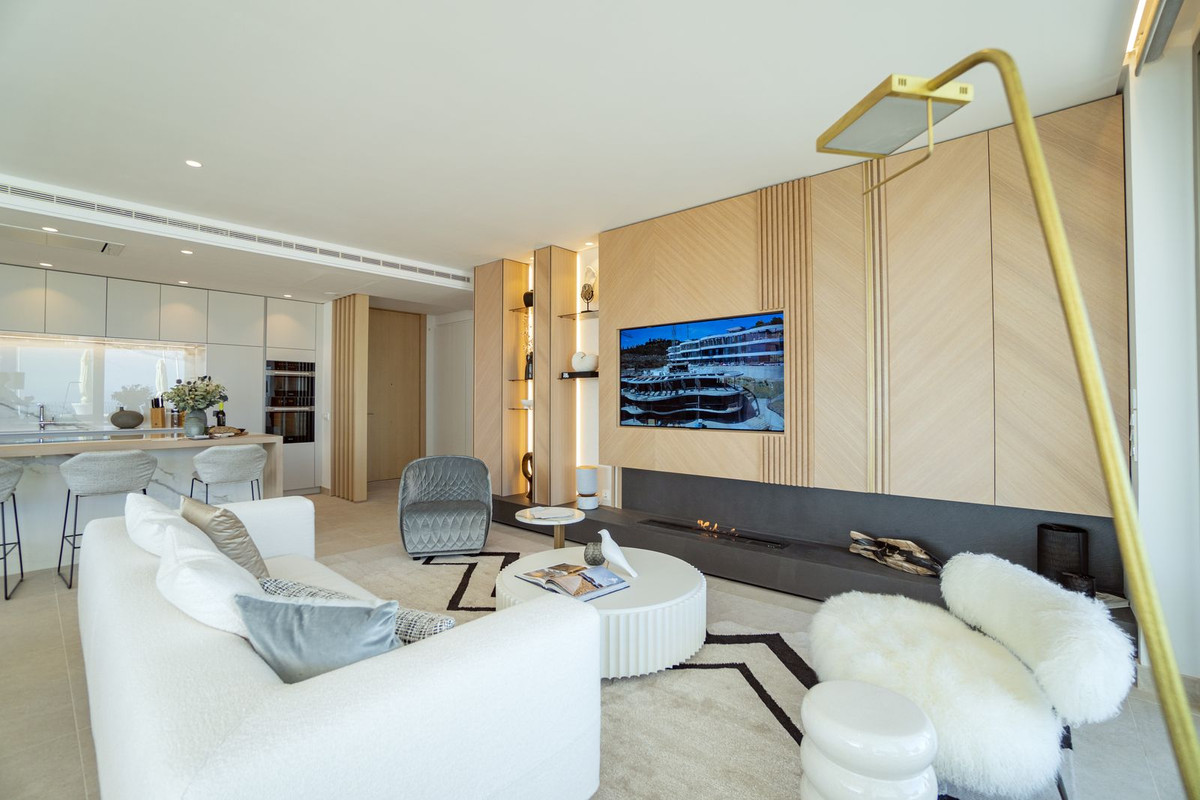 3 Bedroom Apartment in Benahavís - Photo 9