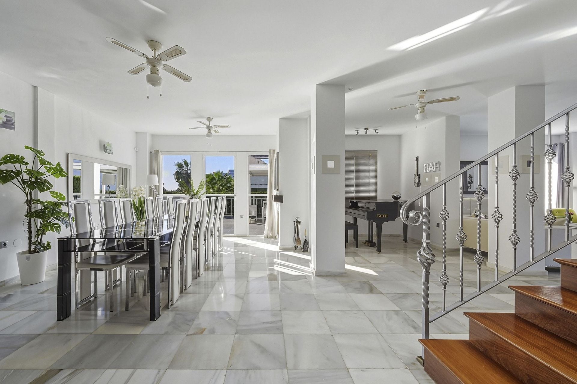 8 Bedroom Villa in Marbella - Photo 5